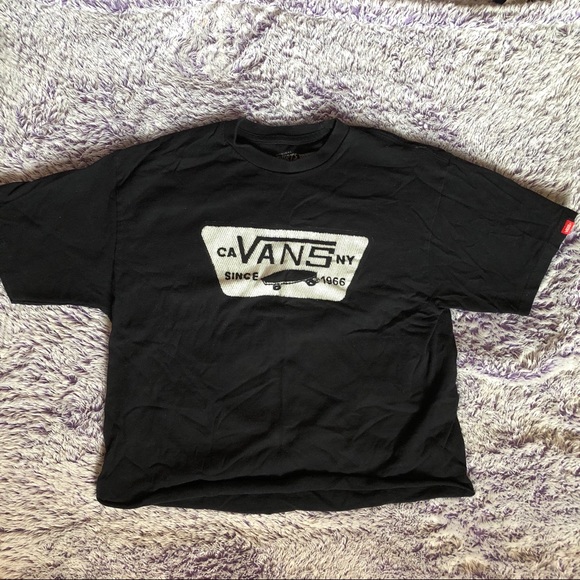 Vans Tops - Vans black graphic cropped tee shirt